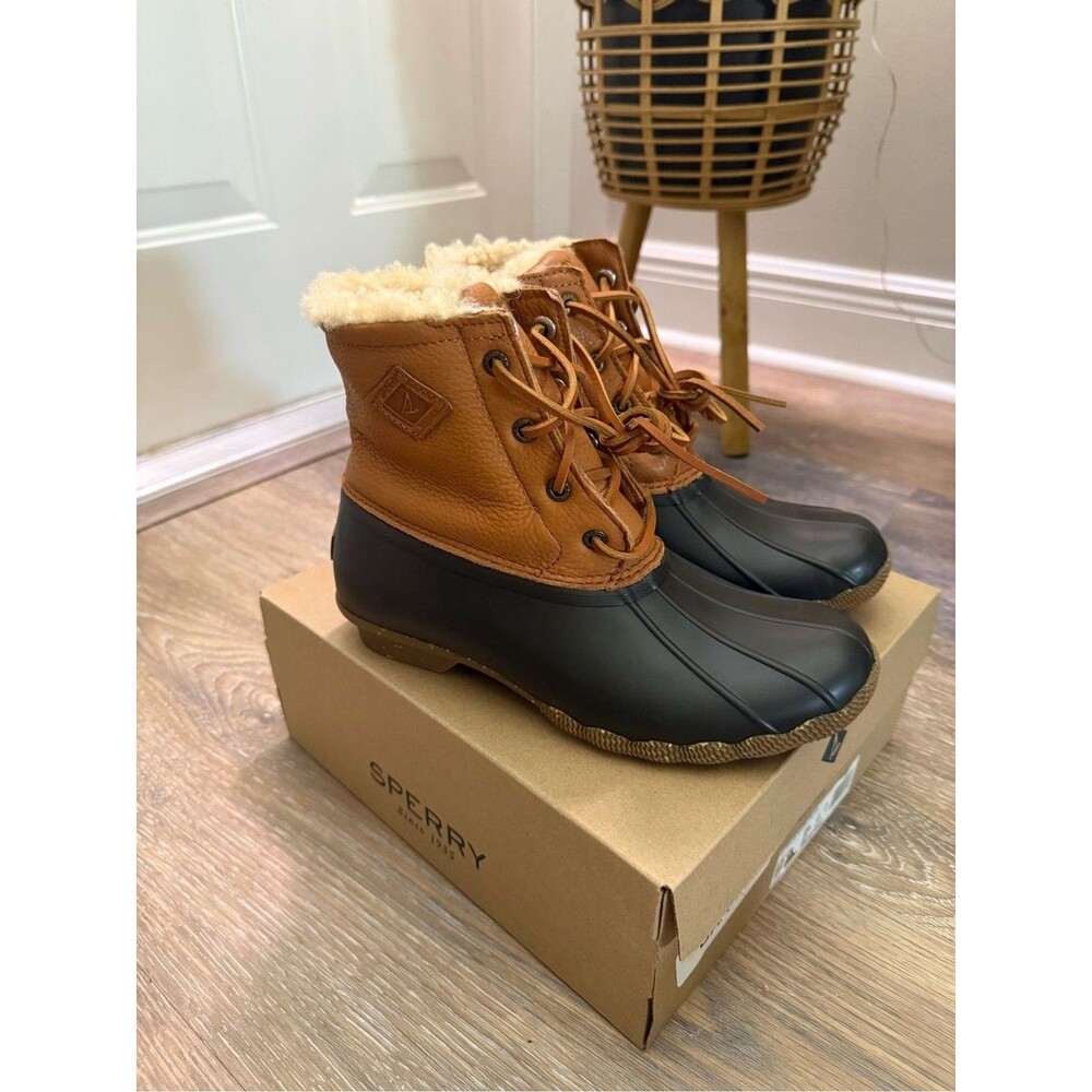 Sperry Saltwater women’s 7 Winter Luxe Black Rubber & Tan Leather Duck Boots